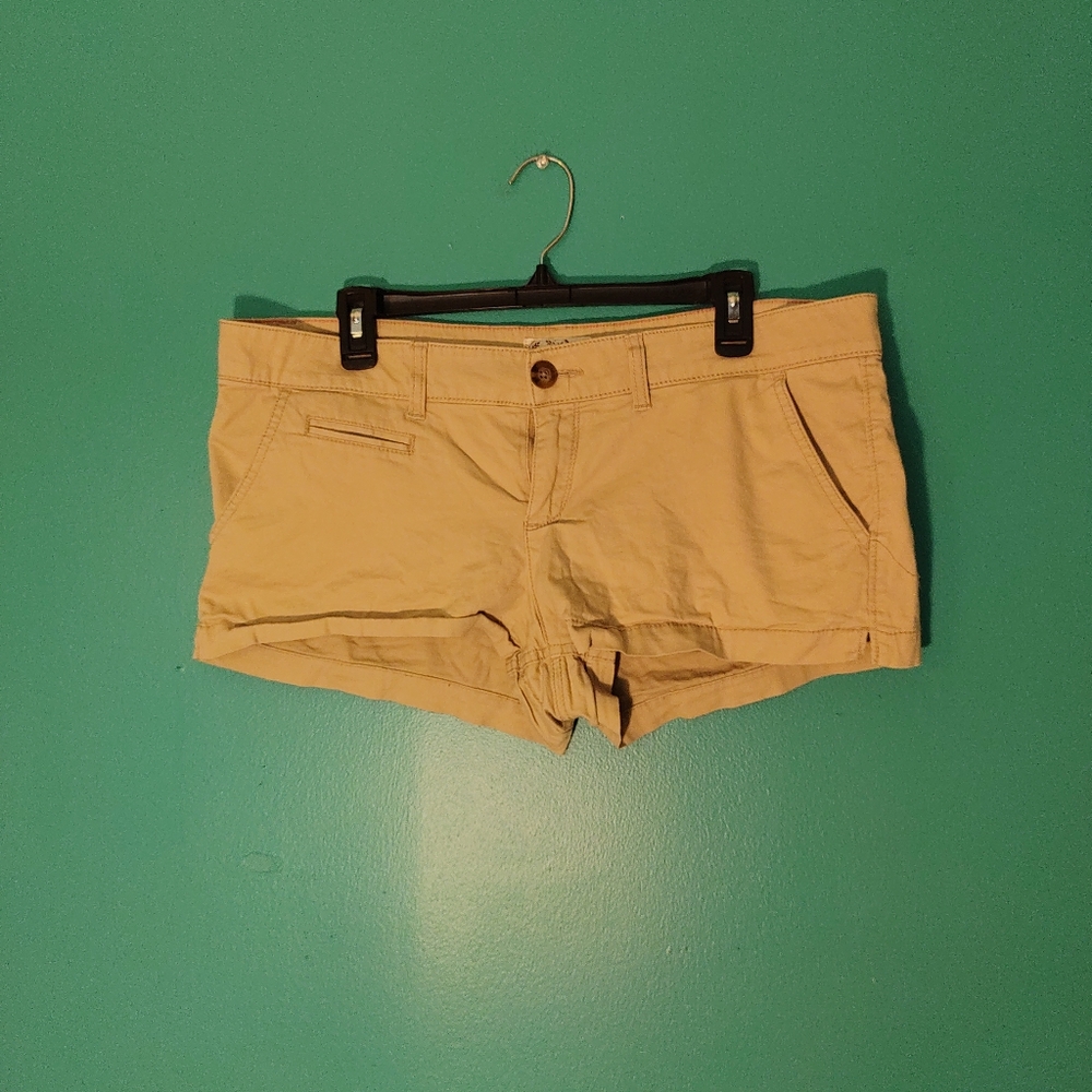 SO, 15, Khaki Shorts